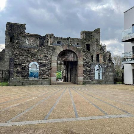 Stunning 2-Bed Apartment In Bristol With Parking Exterior photo