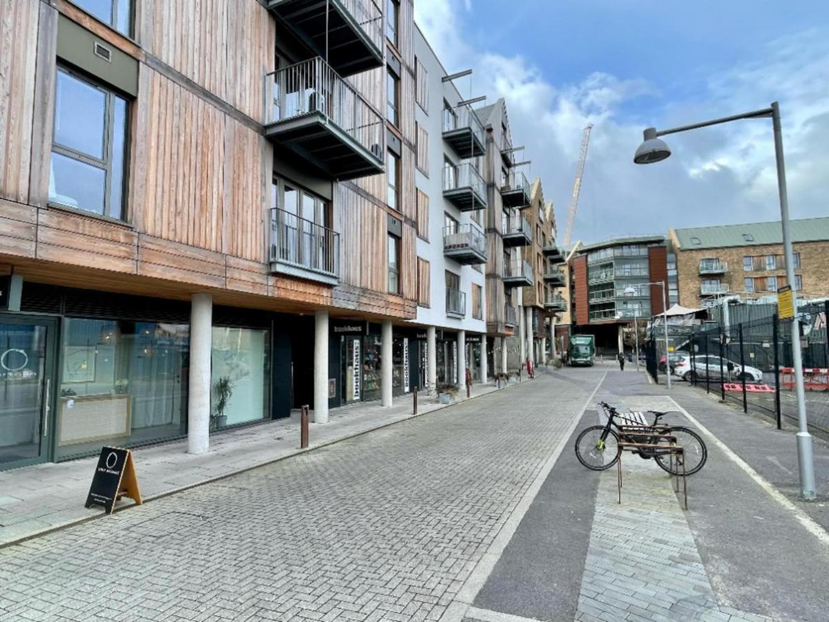 Stunning 2-Bed Apartment In Bristol With Parking Exterior photo